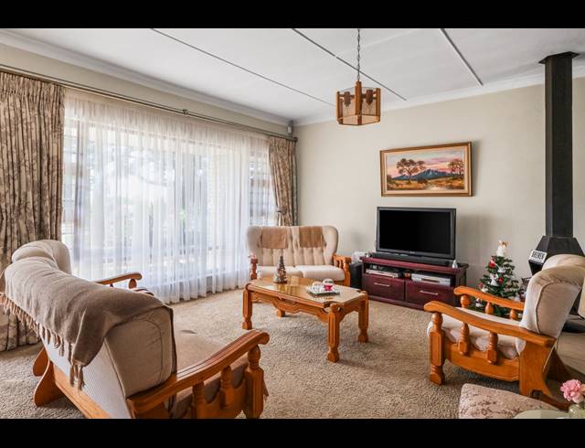 3 BEDROOM HOUSE FOR SALE IN BEACON BAY